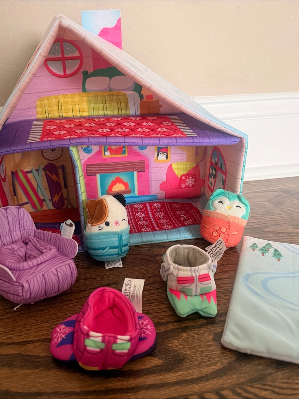 Squishville Ski Chalet Playset
